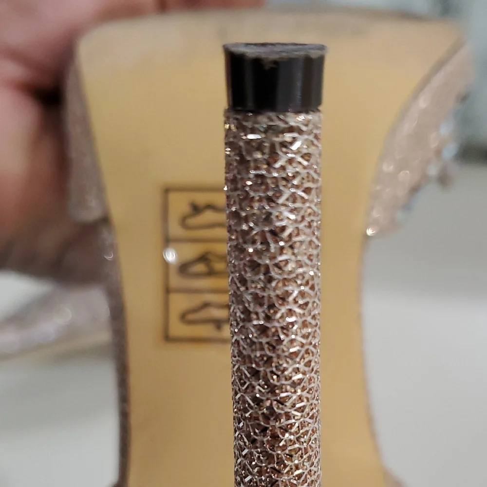 Celeste Gold Heels with Elegant Laser-Cut Design Sz 7 Wedding Graduation. - Picture 8 of 16